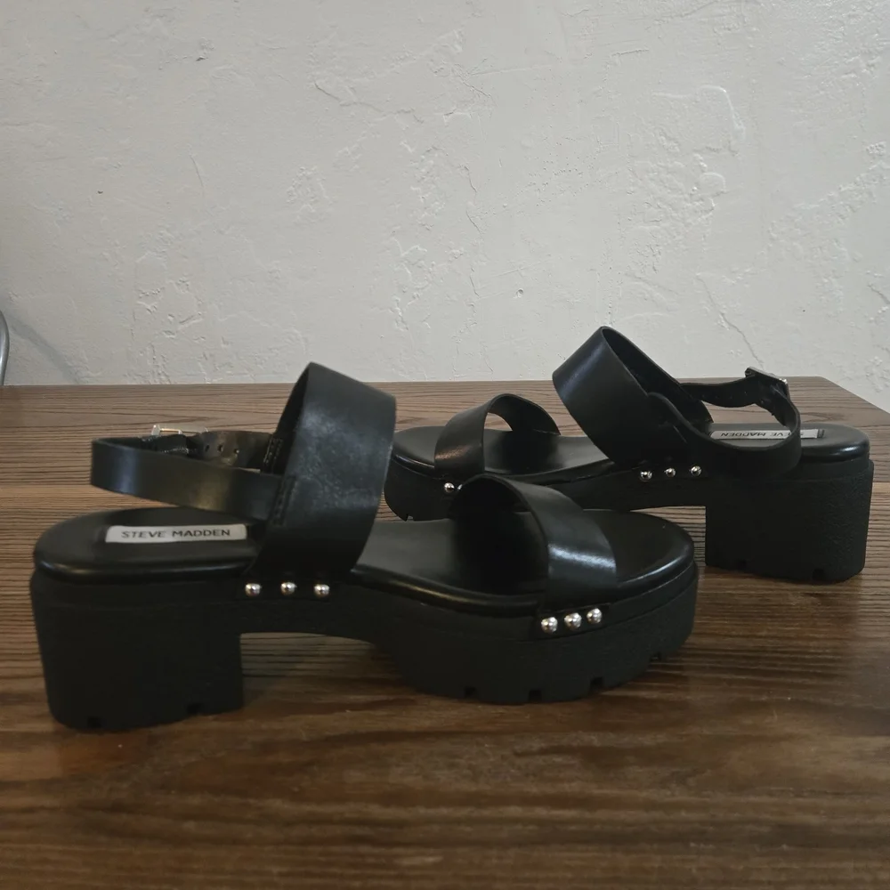 Steve Madden 9.5 Woman’s Black Clog - Picture 4 of 13
